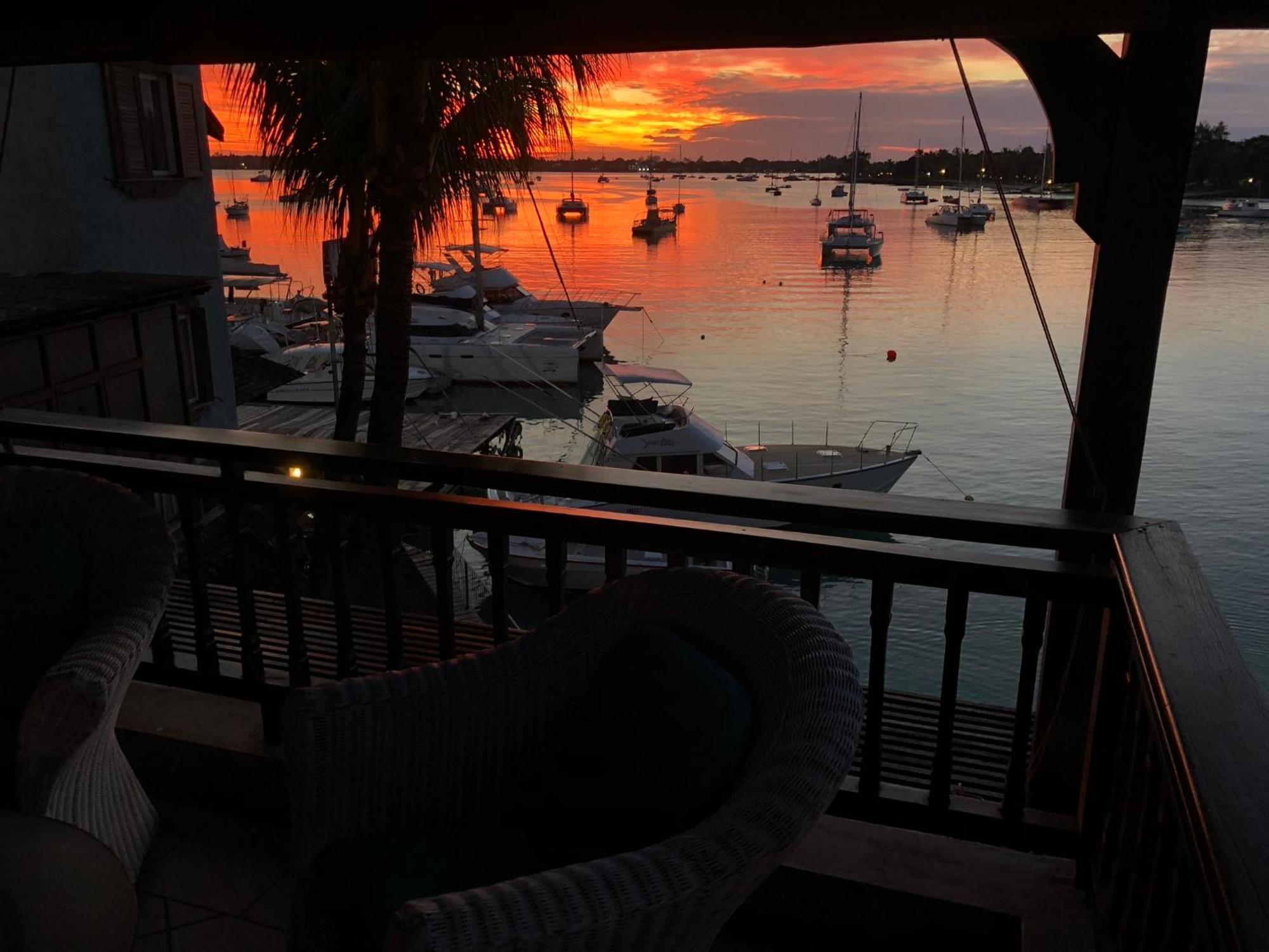 Grand Baie Beach Penthouse Buitenkant foto